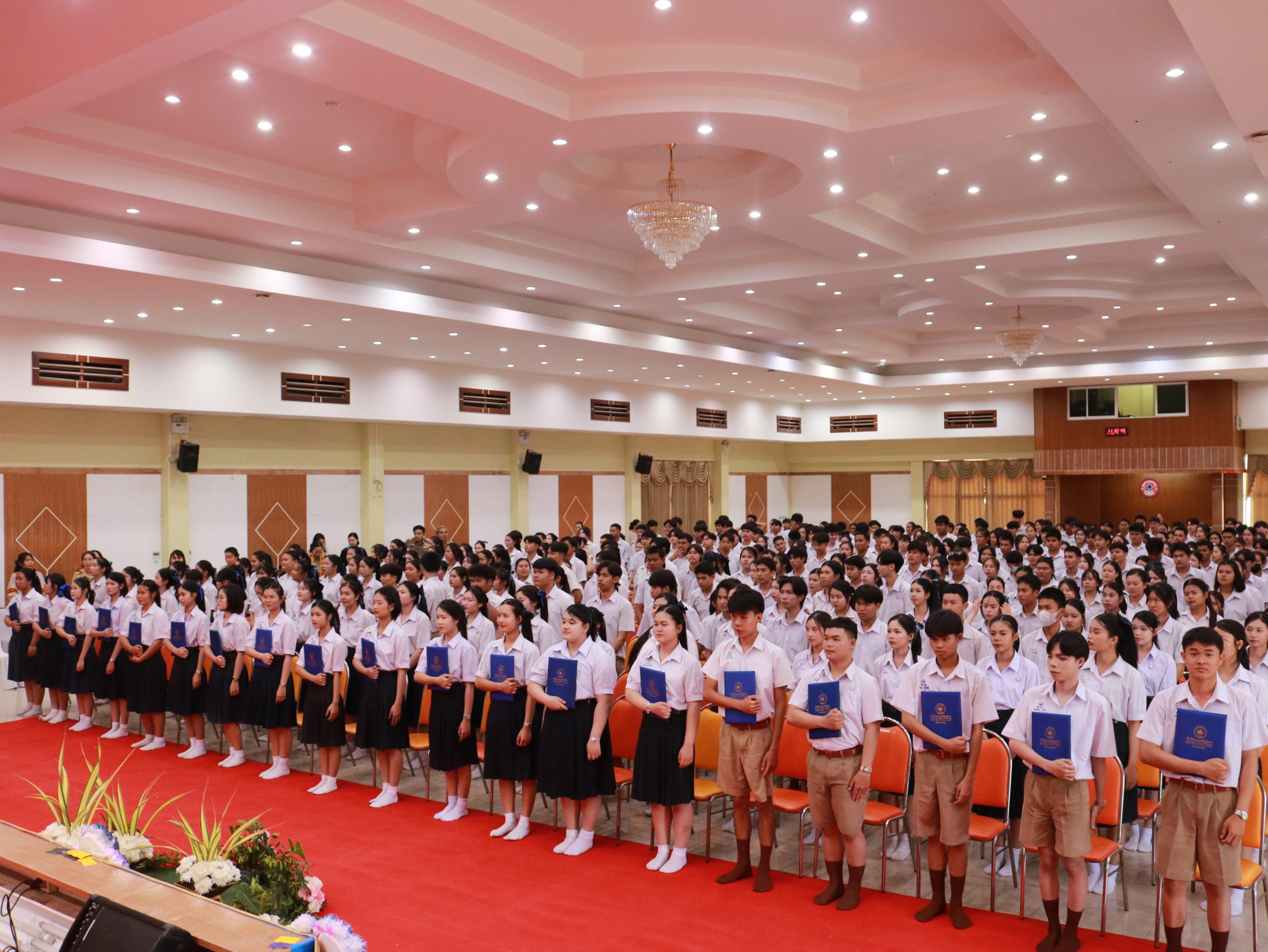 มอบเอกสารการจบหลักสูตร ม.3 และ ม.6