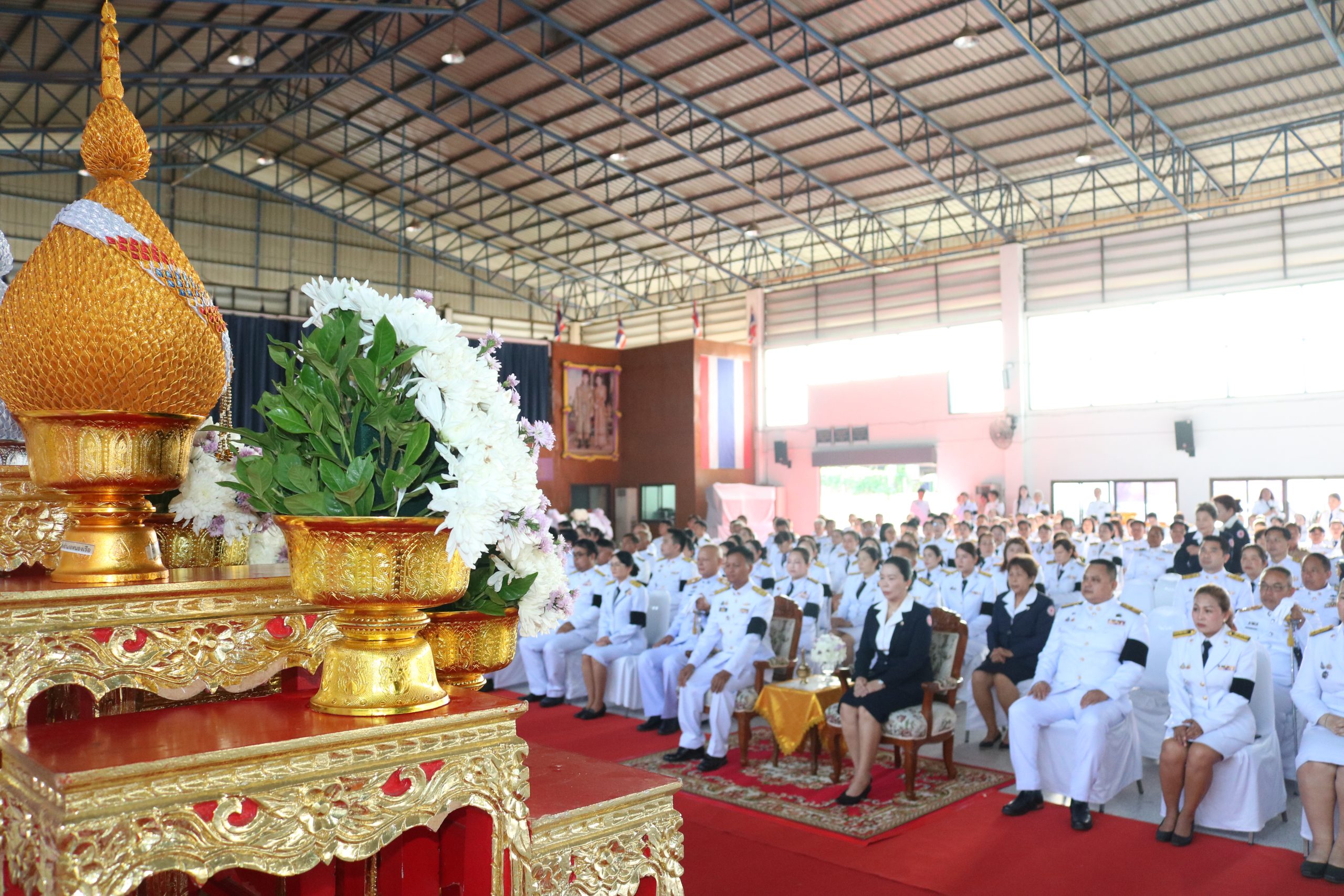 วันเฉลิมพระชนม์พรรษาภาคเช้าที่ว่าการอำเภอหนองเรือ